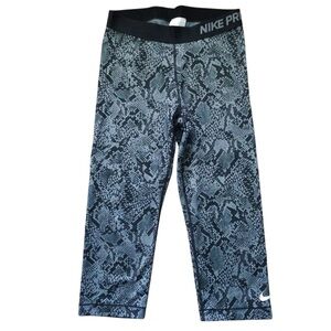 Nike Pro Women's All Over Print Athletic Yoga Workout Capri Leggings Size Medium